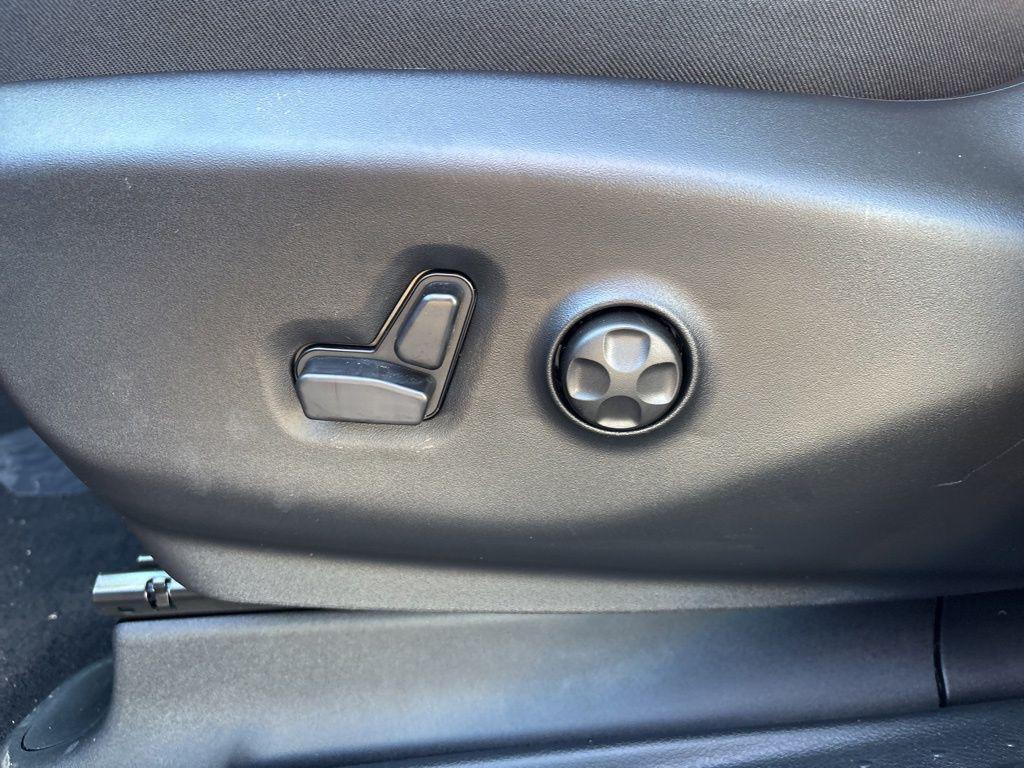 new 2026 Chrysler Pacifica car, priced at $55,913