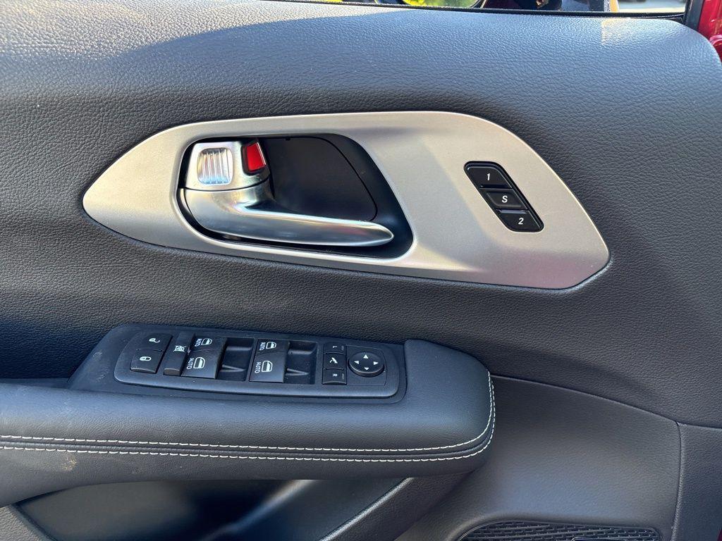 new 2026 Chrysler Pacifica car, priced at $55,913