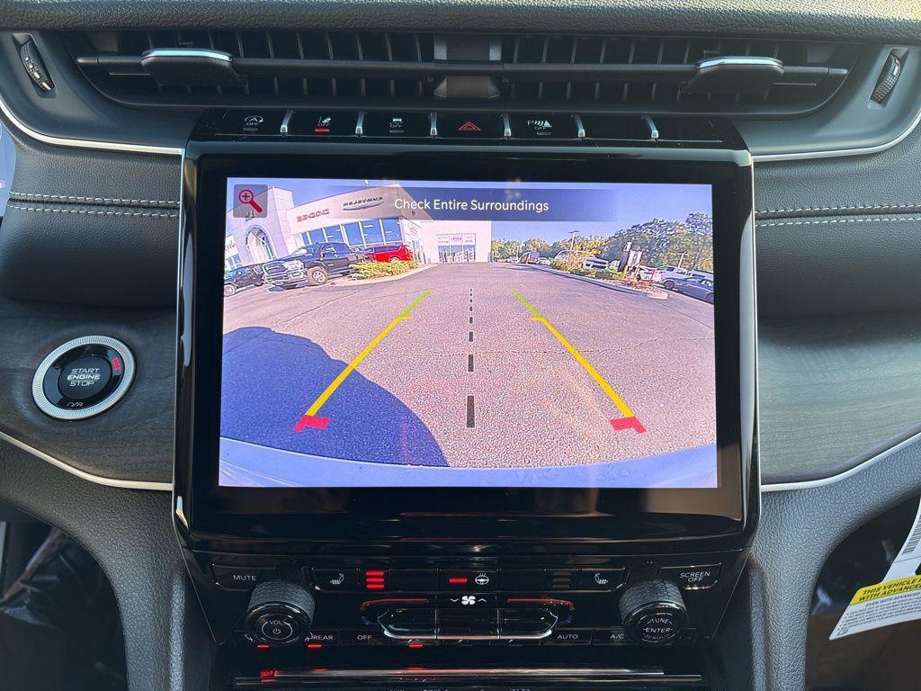 new 2025 Jeep Grand Cherokee car, priced at $44,875