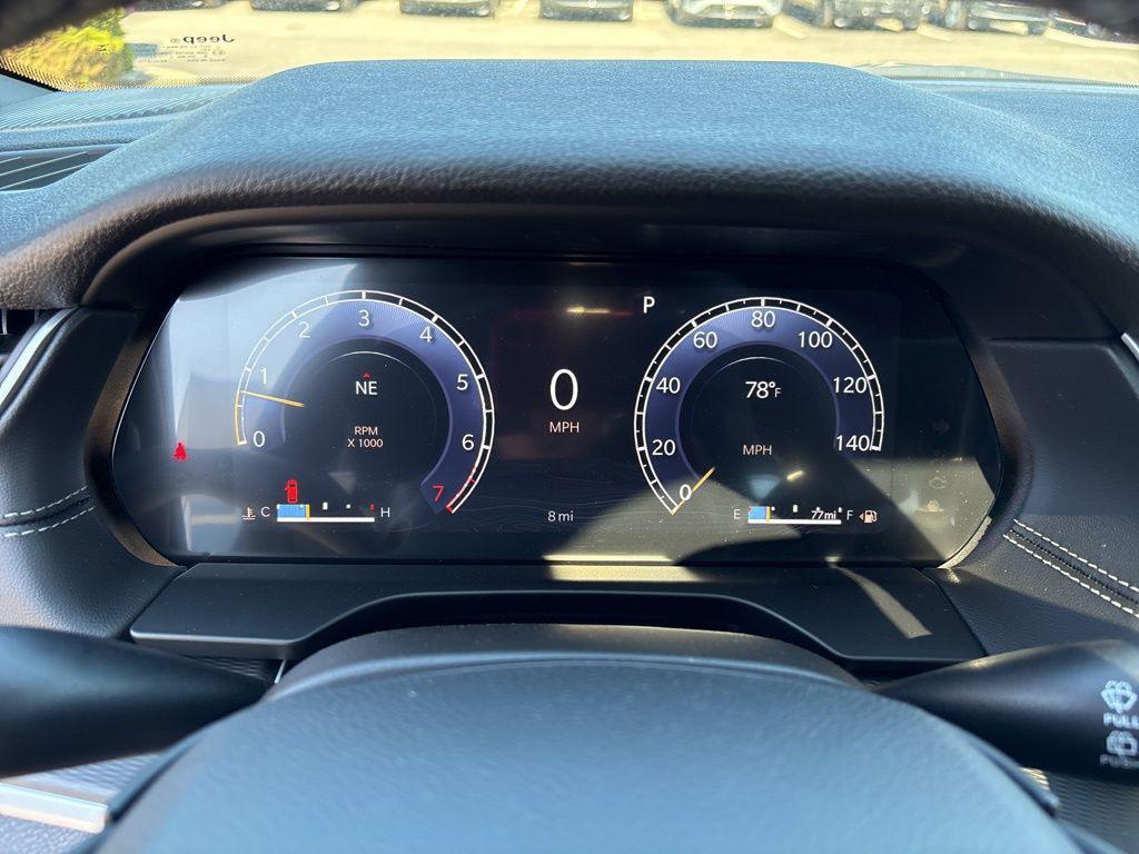 new 2025 Jeep Grand Cherokee car, priced at $40,153