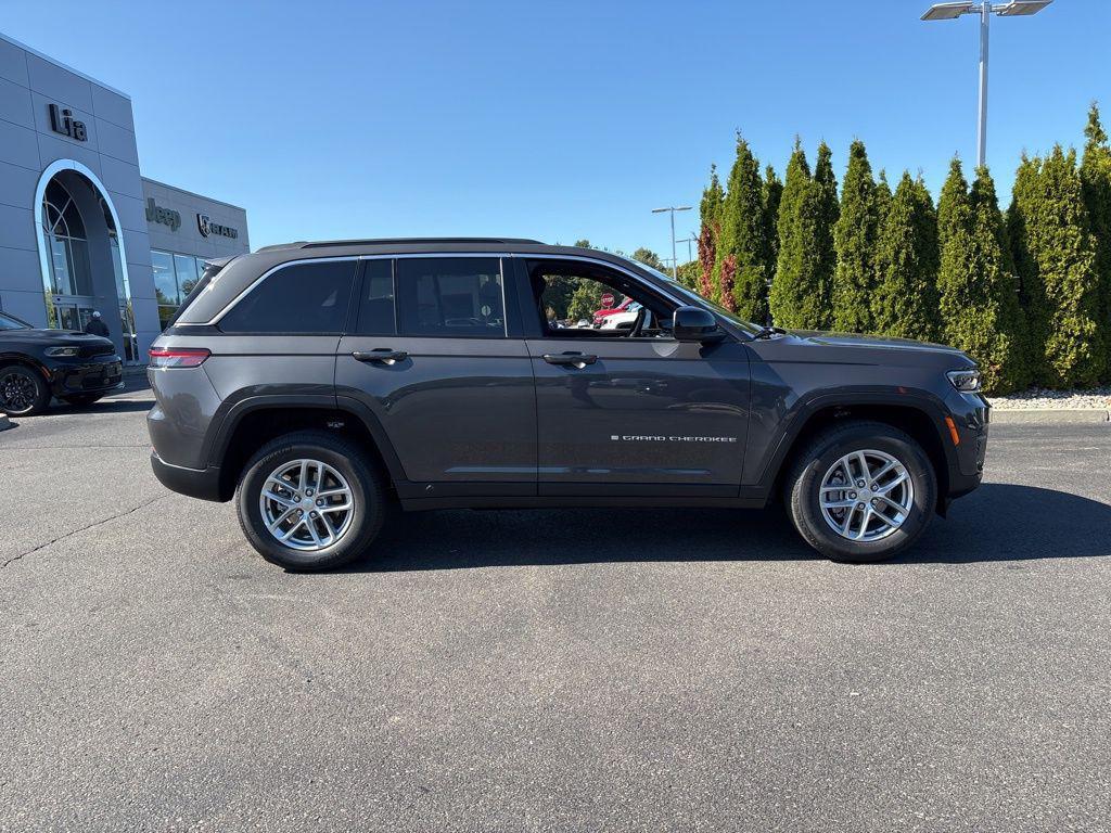 new 2025 Jeep Grand Cherokee car, priced at $40,153