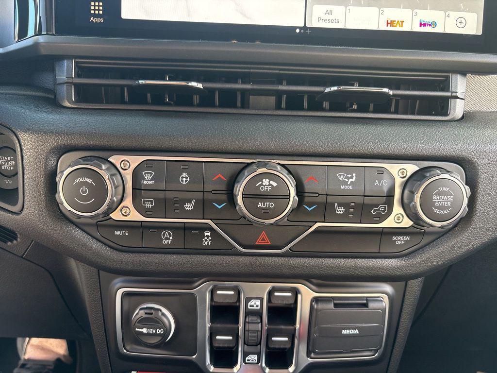 new 2025 Jeep Wrangler car, priced at $53,046