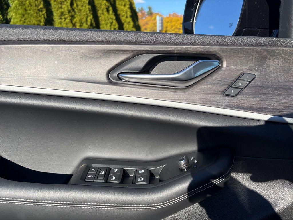 new 2025 Jeep Grand Cherokee car, priced at $50,948