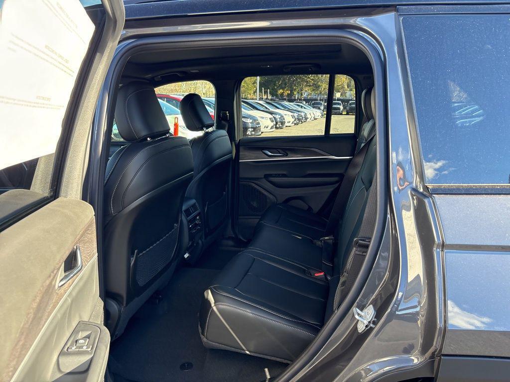 new 2025 Jeep Grand Cherokee car, priced at $50,948