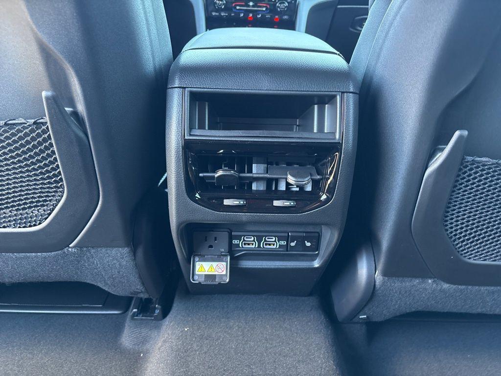 new 2025 Jeep Grand Cherokee car, priced at $50,948