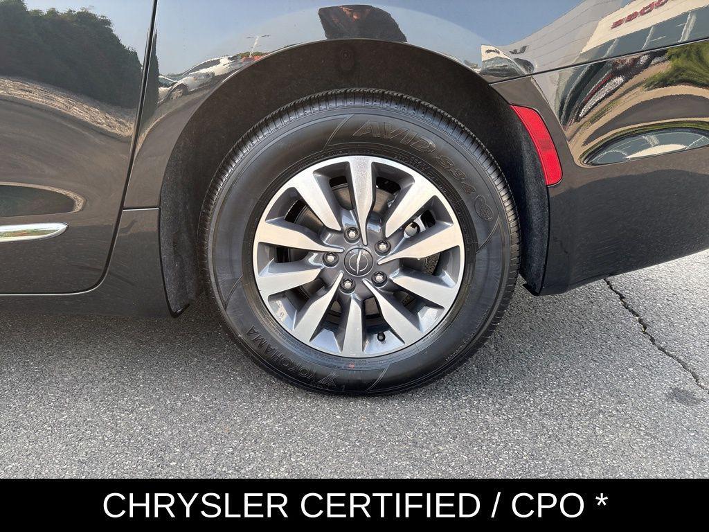 used 2023 Chrysler Pacifica Hybrid car, priced at $36,047