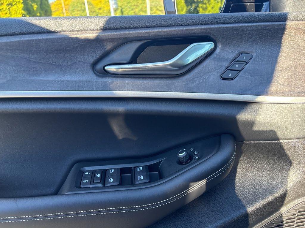 new 2025 Jeep Grand Cherokee car, priced at $50,910