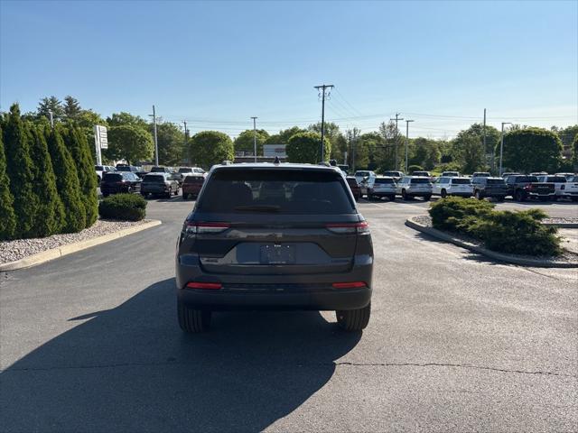 new 2025 Jeep Grand Cherokee car, priced at $49,594