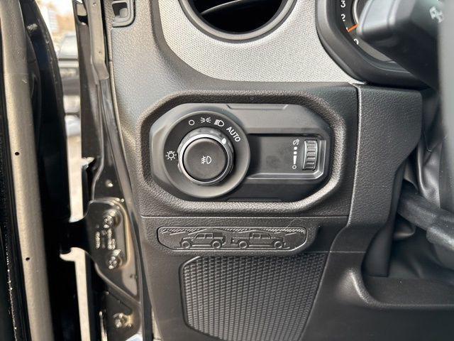 new 2025 Jeep Wrangler car, priced at $47,911