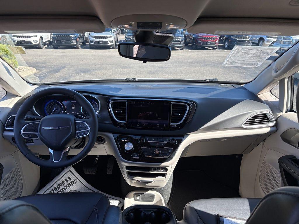used 2024 Chrysler Pacifica car, priced at $26,300