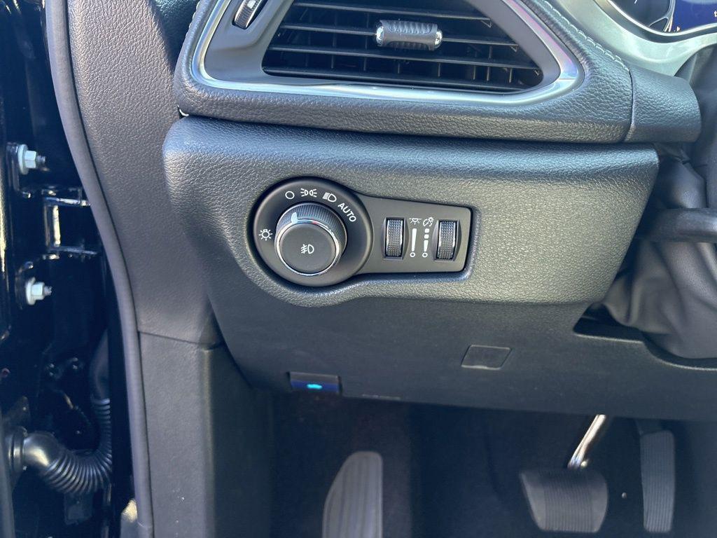 new 2026 Chrysler Pacifica car, priced at $55,276