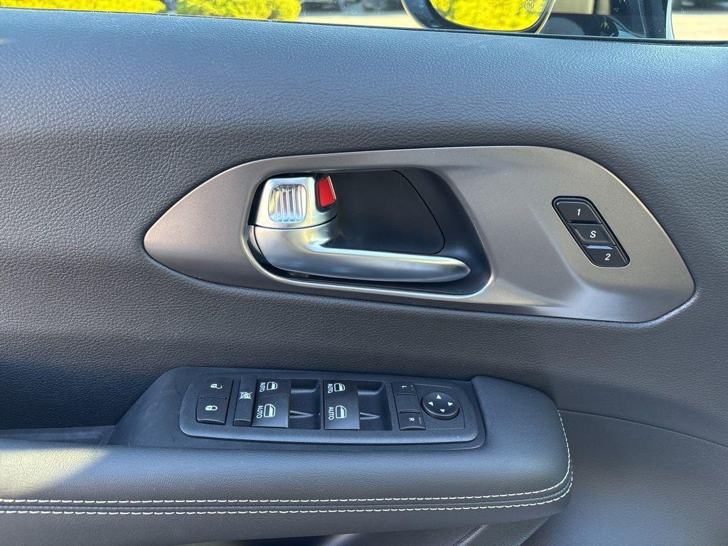 new 2026 Chrysler Pacifica car, priced at $44,344