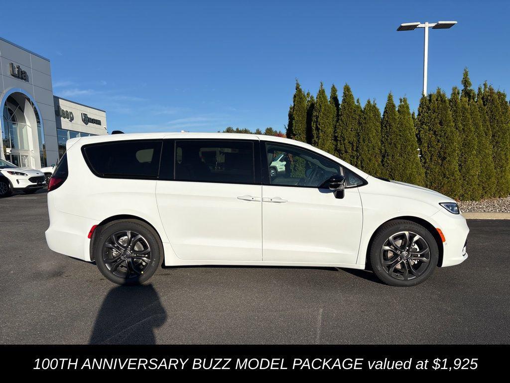 new 2026 Chrysler Pacifica car, priced at $44,344