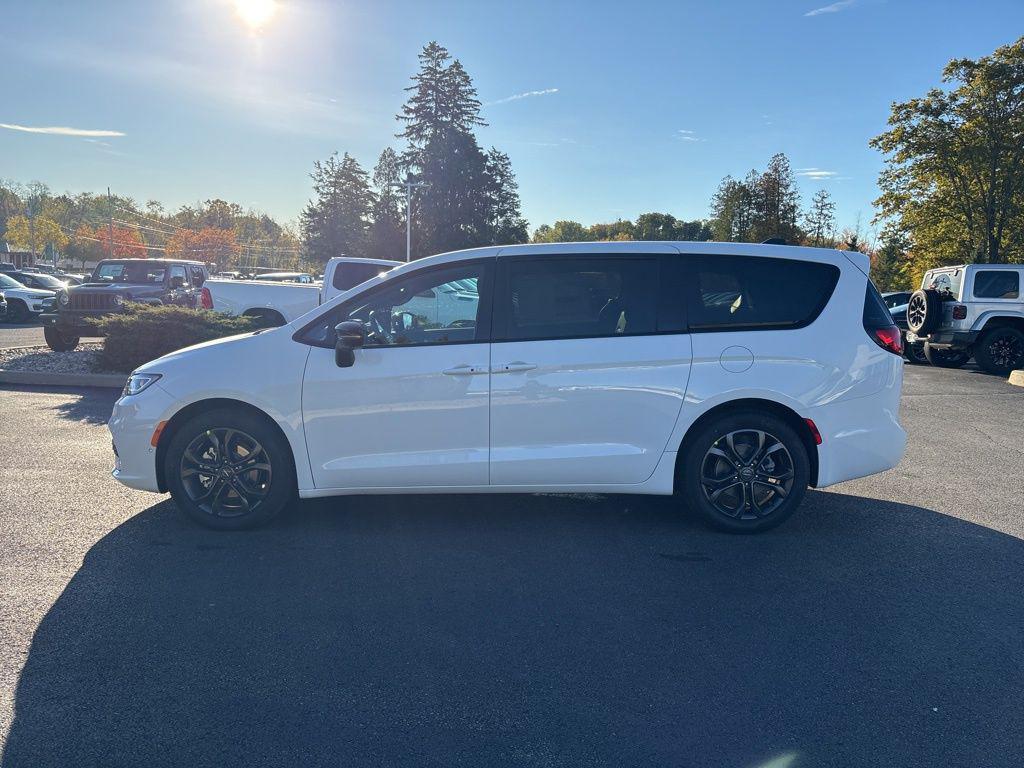 new 2026 Chrysler Pacifica car, priced at $44,344