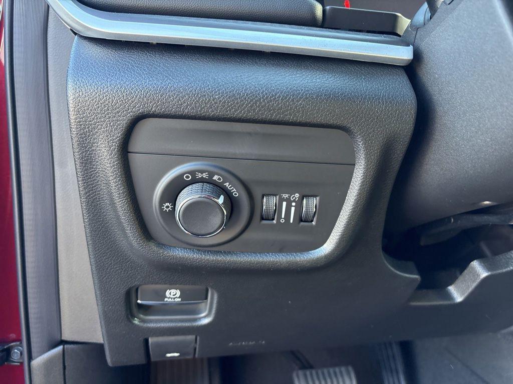 new 2025 Jeep Grand Cherokee L car, priced at $45,743