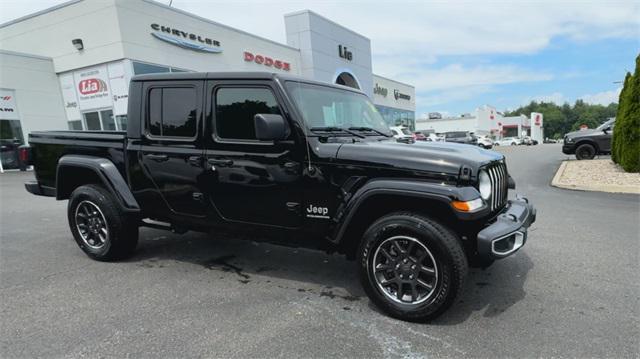 used 2023 Jeep Gladiator car, priced at $35,446