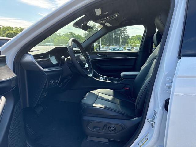new 2025 Jeep Grand Cherokee car, priced at $45,515