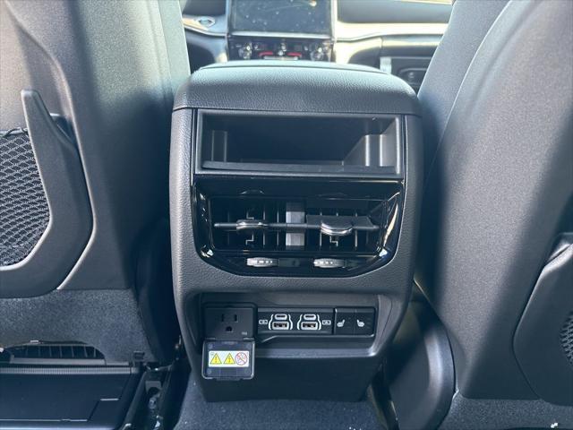 new 2025 Jeep Grand Cherokee car, priced at $45,515