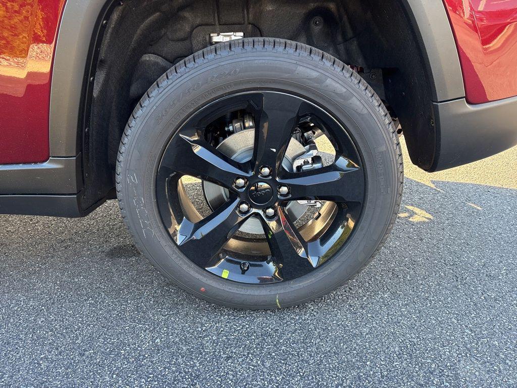 new 2025 Jeep Grand Cherokee car, priced at $45,961