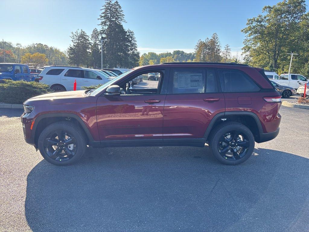 new 2025 Jeep Grand Cherokee car, priced at $45,961
