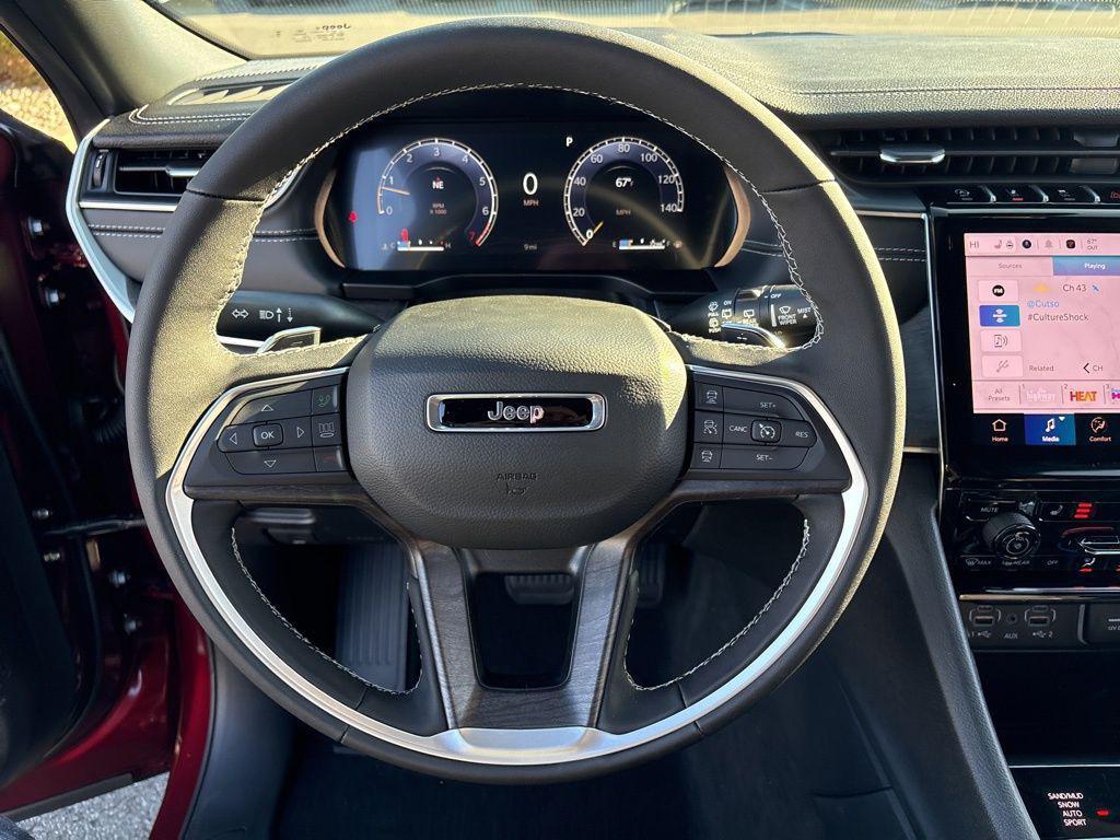 new 2025 Jeep Grand Cherokee car, priced at $45,961