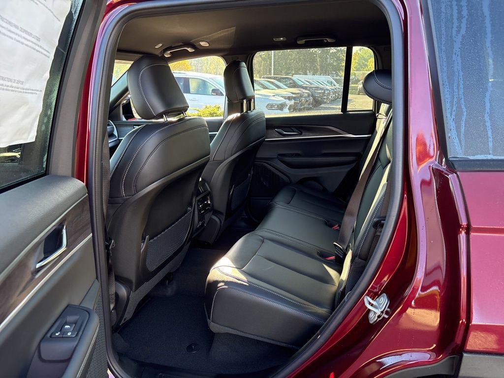 new 2025 Jeep Grand Cherokee car, priced at $45,961