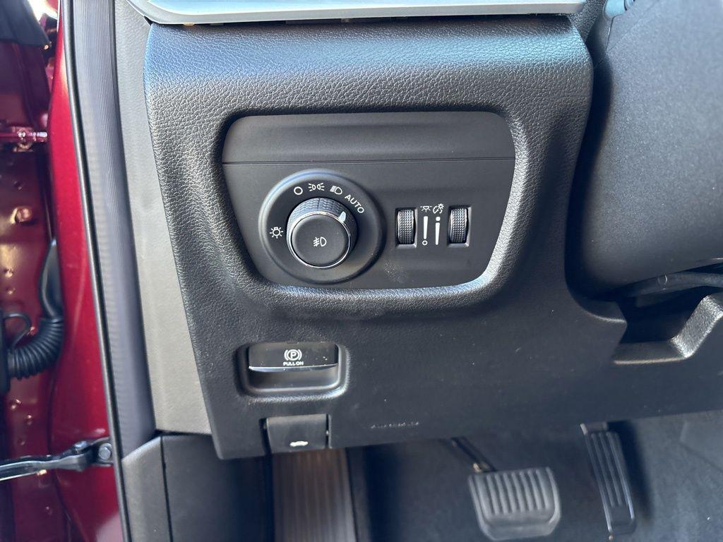 new 2025 Jeep Grand Cherokee car, priced at $45,961