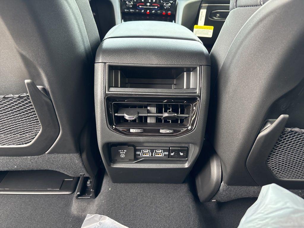 new 2025 Jeep Grand Cherokee car, priced at $51,184