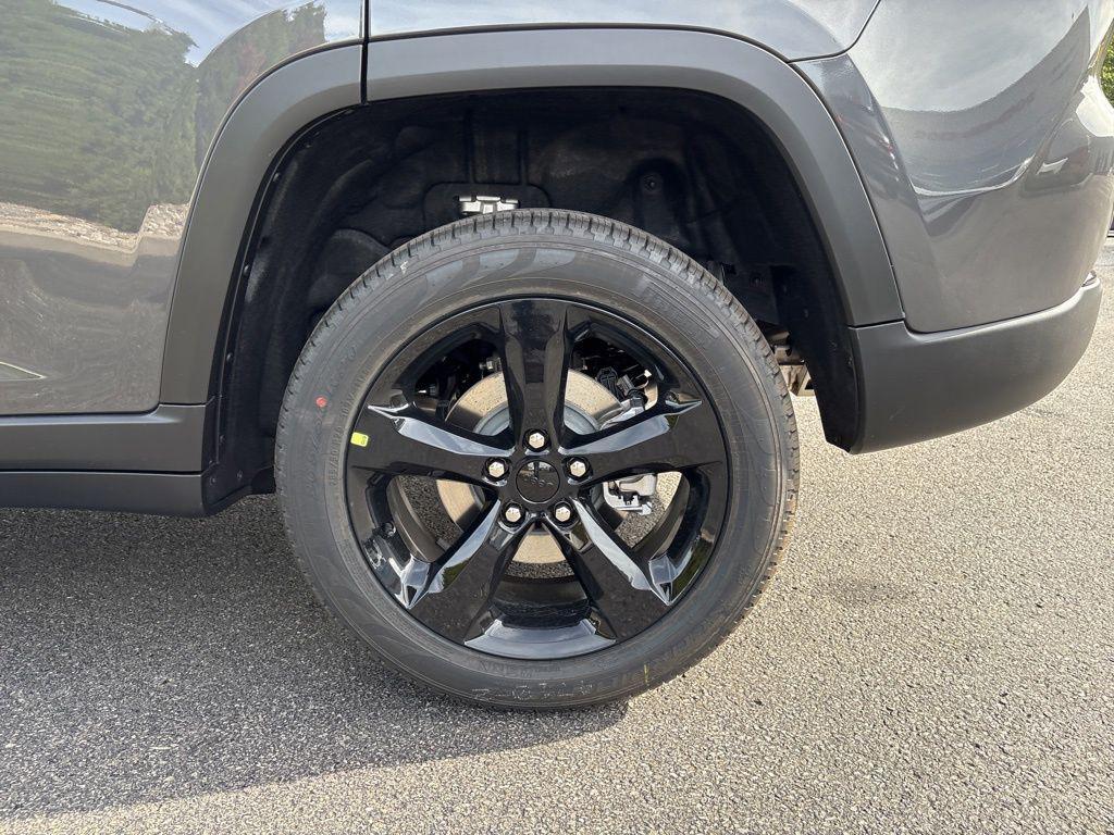 new 2025 Jeep Grand Cherokee car, priced at $51,184