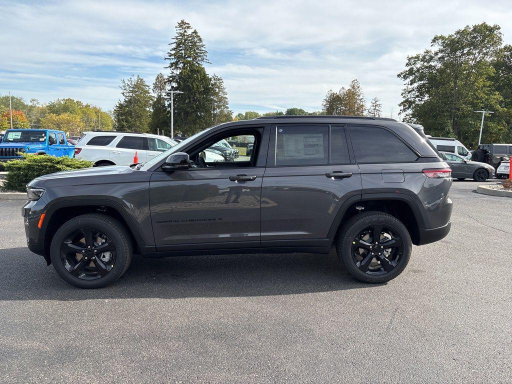 new 2025 Jeep Grand Cherokee car, priced at $51,184