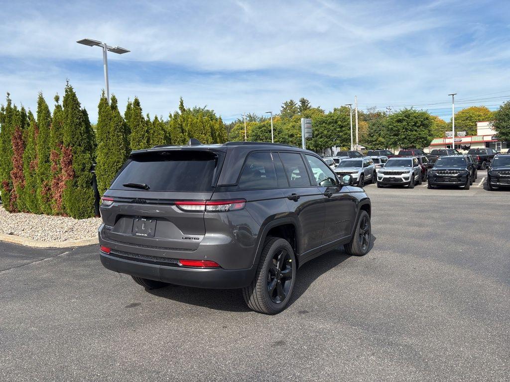 new 2025 Jeep Grand Cherokee car, priced at $51,184