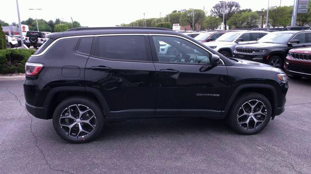 new 2024 Jeep Compass car, priced at $31,289