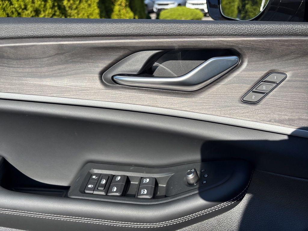 new 2025 Jeep Grand Cherokee car, priced at $50,612