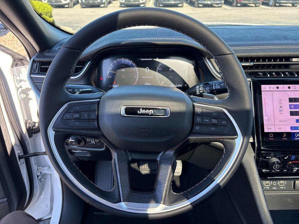 new 2025 Jeep Grand Cherokee car, priced at $50,612