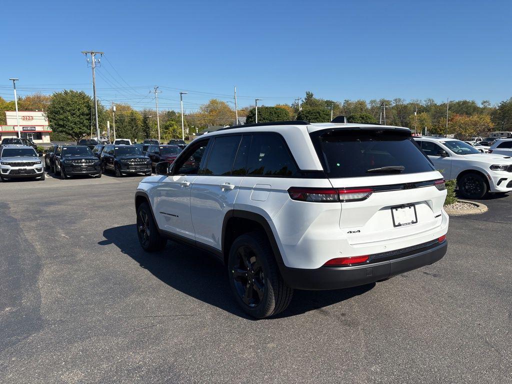 new 2025 Jeep Grand Cherokee car, priced at $50,612