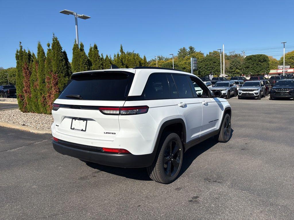 new 2025 Jeep Grand Cherokee car, priced at $50,612