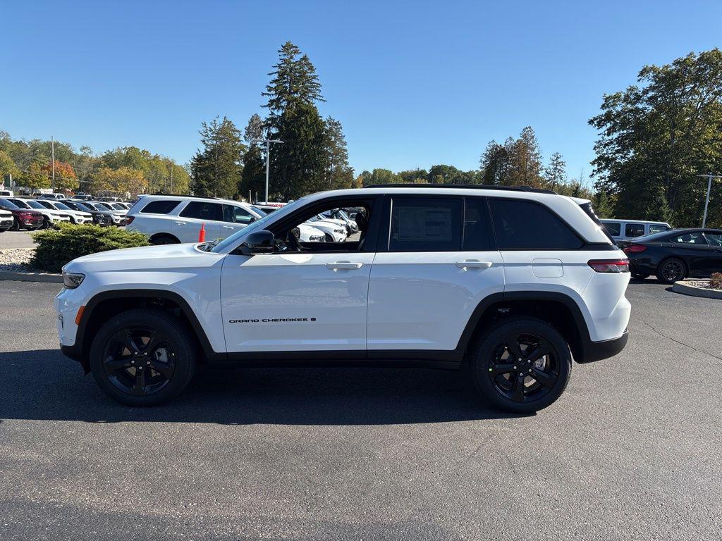 new 2025 Jeep Grand Cherokee car, priced at $50,612