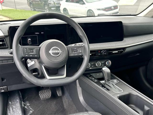 new 2025 Nissan Kicks car, priced at $26,565