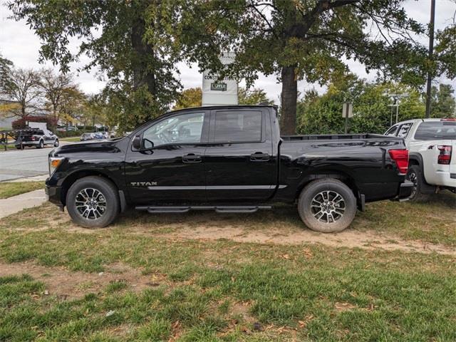 new 2024 Nissan Titan car, priced at $42,682