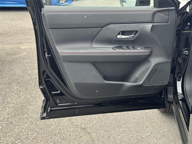 new 2025 Nissan Kicks car, priced at $29,138