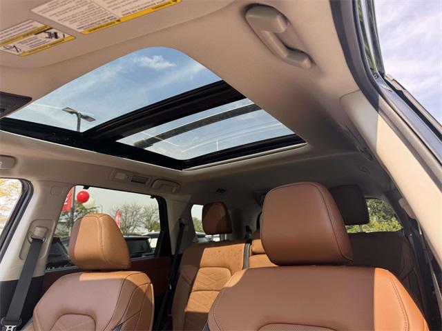 new 2025 Nissan Pathfinder car, priced at $48,922