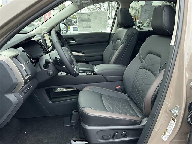 new 2025 Nissan Pathfinder car, priced at $49,599