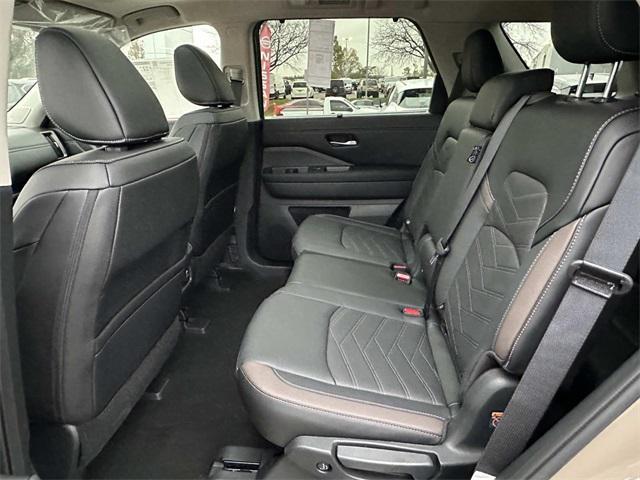 new 2025 Nissan Pathfinder car, priced at $49,599