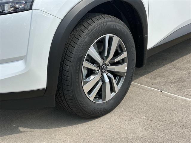 new 2025 Nissan Pathfinder car, priced at $43,106
