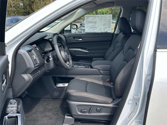 new 2025 Nissan Pathfinder car, priced at $43,106