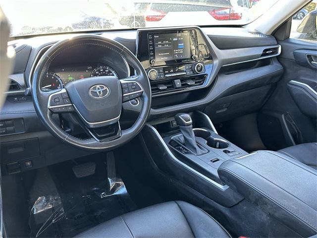 used 2021 Toyota Highlander car, priced at $32,986