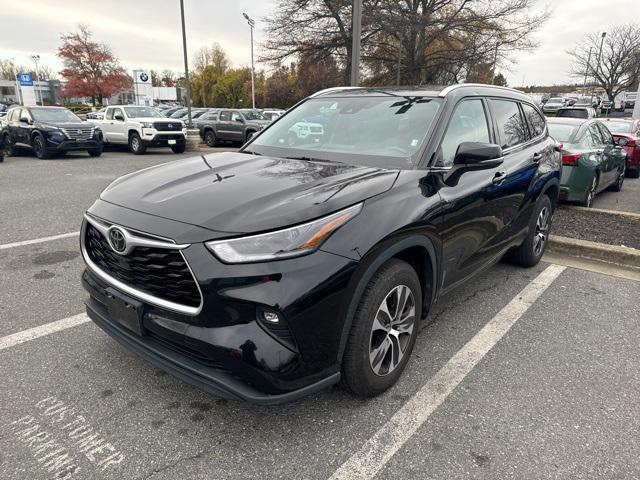 used 2021 Toyota Highlander car, priced at $33,333