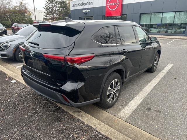 used 2021 Toyota Highlander car, priced at $33,333