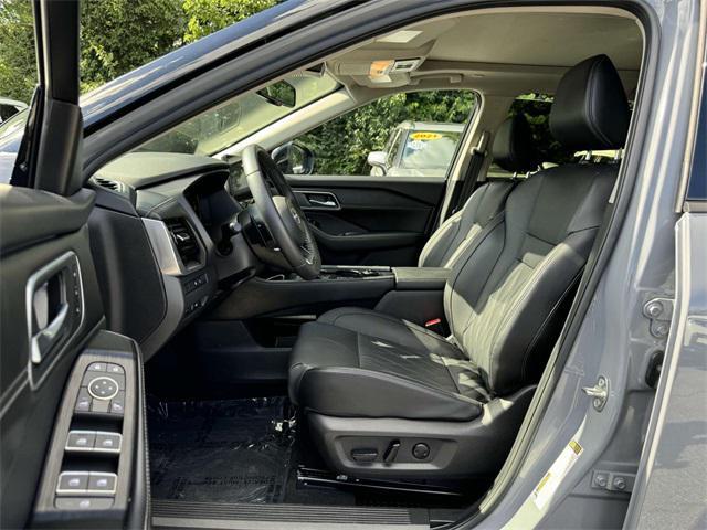 used 2024 Nissan Rogue car, priced at $32,887