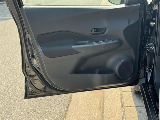 new 2025 Nissan Kicks car, priced at $23,157